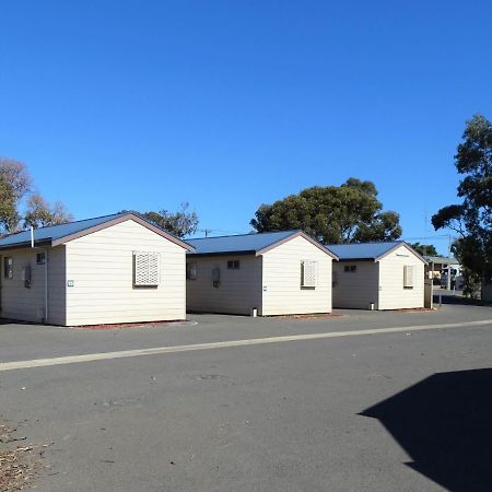 Moonta Bay Cabins Motel Port Moonta Buitenkant foto